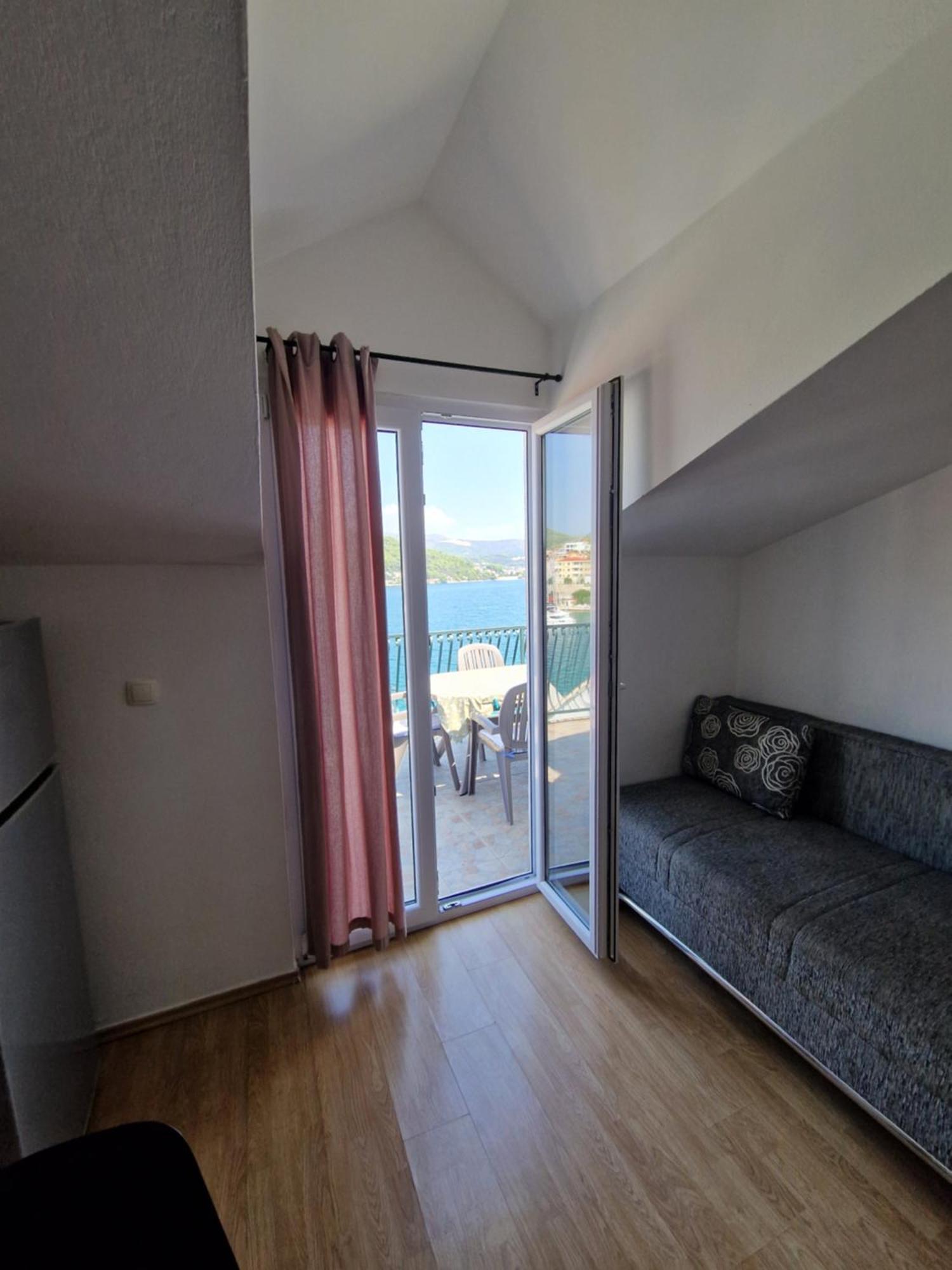 Apartmani "Ivan" Marina Exterior foto