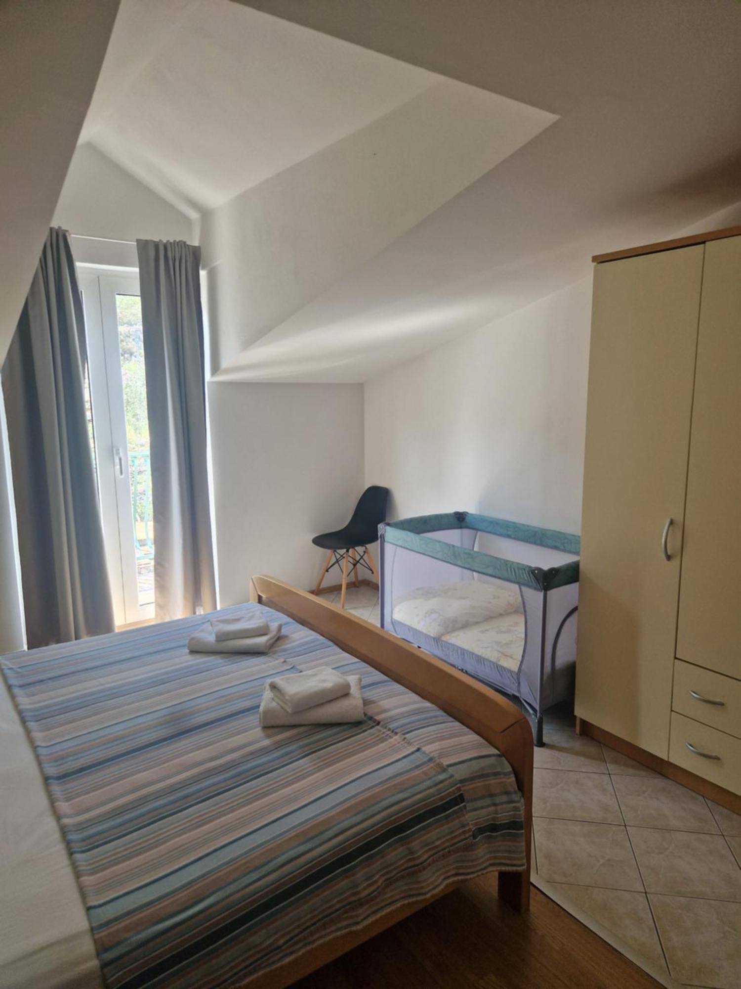Apartmani "Ivan" Marina Exterior foto
