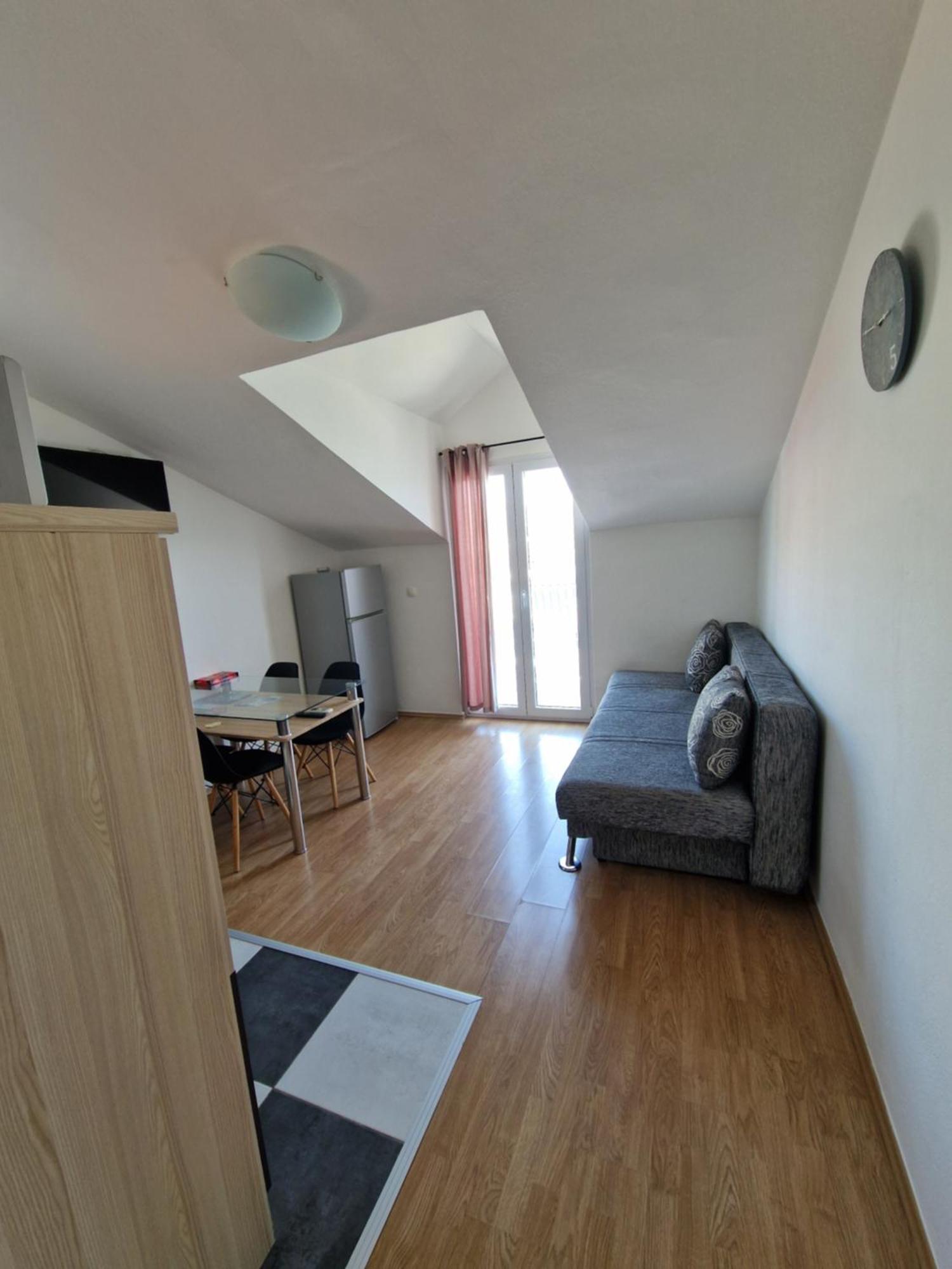 Apartmani "Ivan" Marina Exterior foto