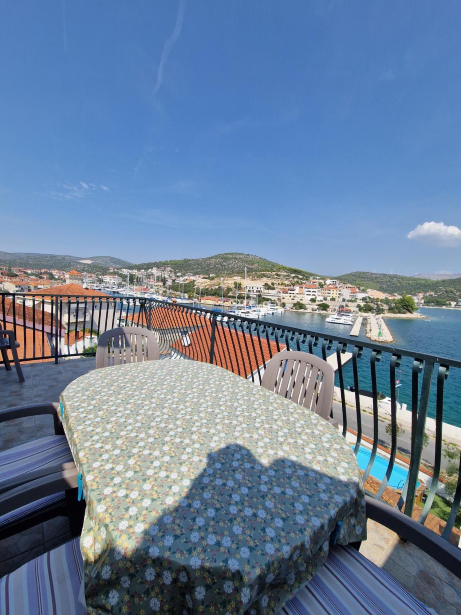 Apartmani "Ivan" Marina Exterior foto