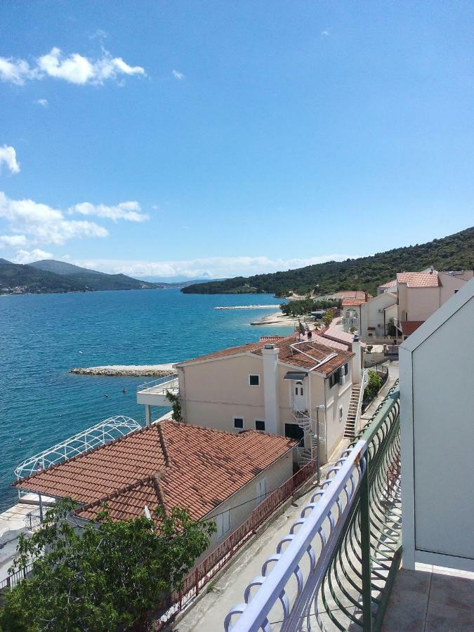 Apartmani "Ivan" Marina Exterior foto