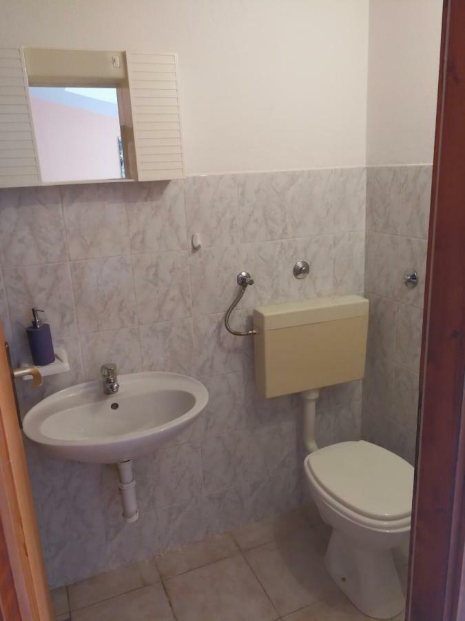 Apartmani "Ivan" Marina Exterior foto