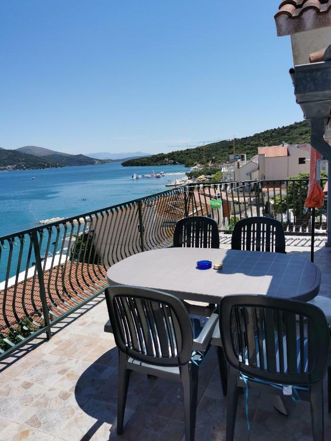 Apartmani "Ivan" Marina Exterior foto